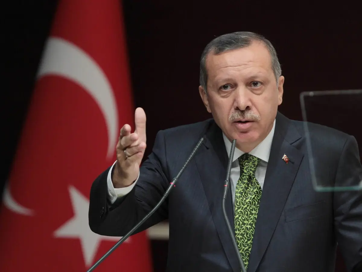 "Alkolik, Çapulcu, Baş Belası"