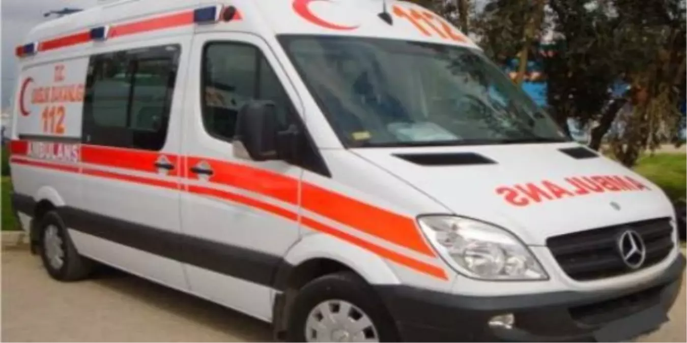 Ambulans Personellerine "Niye Hızlı Gidiyorsunuz" Dayağı