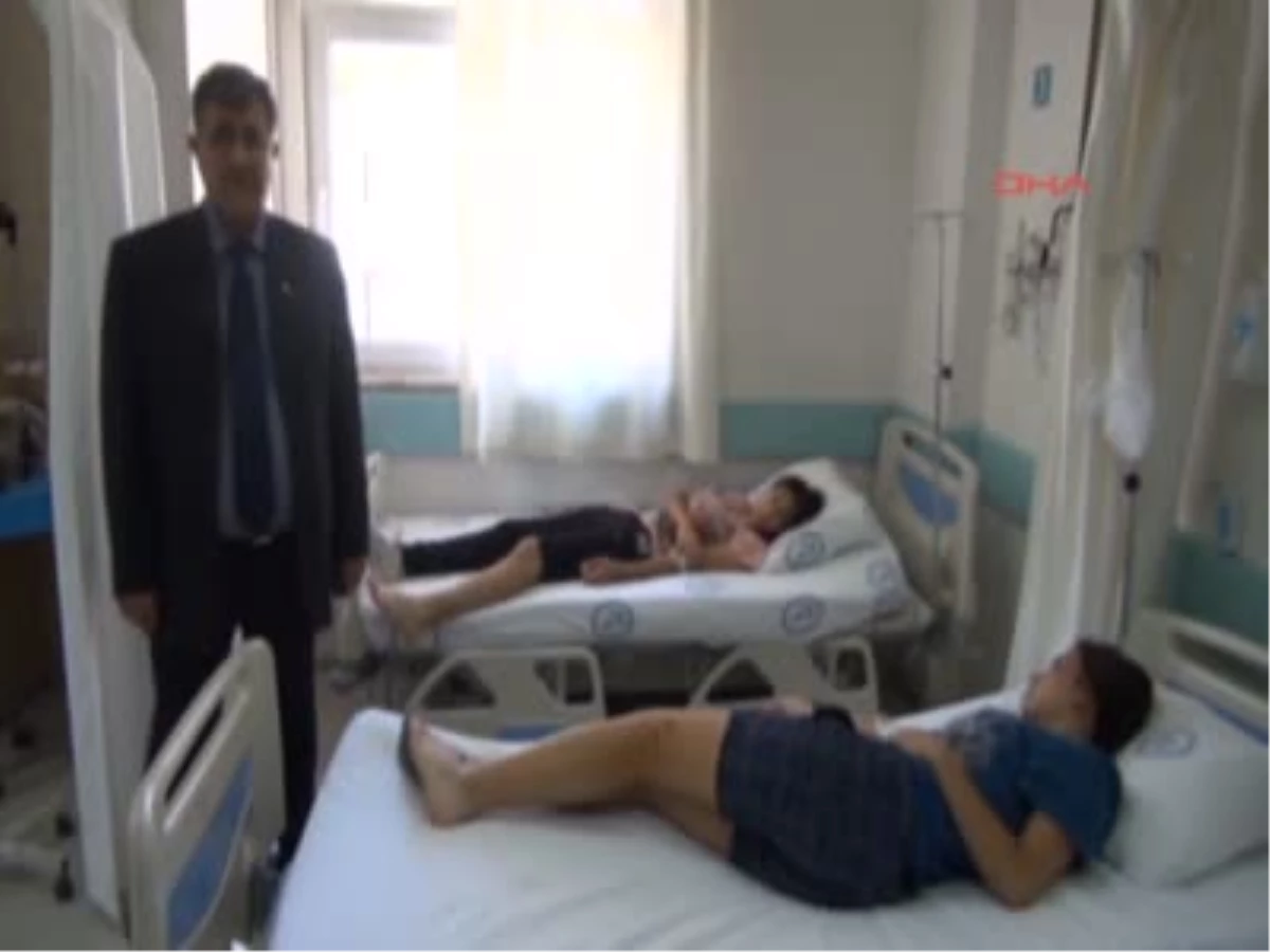 Antalya Manavgat Yaralı Öğrencilerin Durumu İyi "Halk Oyunları Ekibini Taşıyan Midibüs Kaza Yaptı.2...