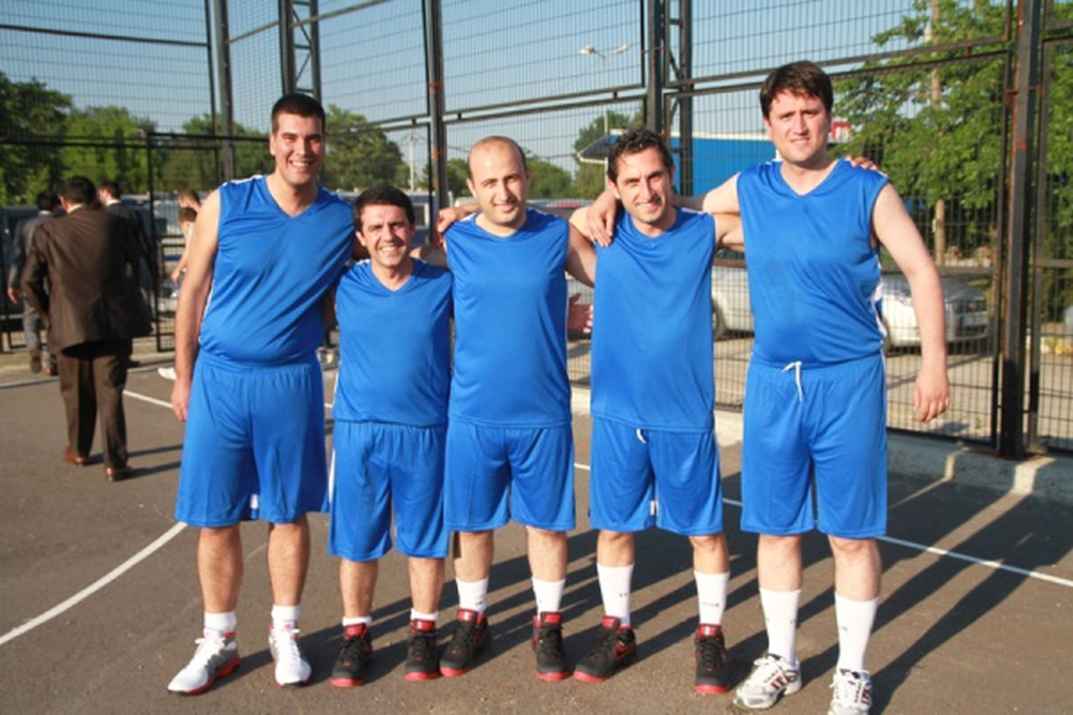 Basketbol\'da İZAYDAŞ, Voleybol\'da İmar Şehircilik