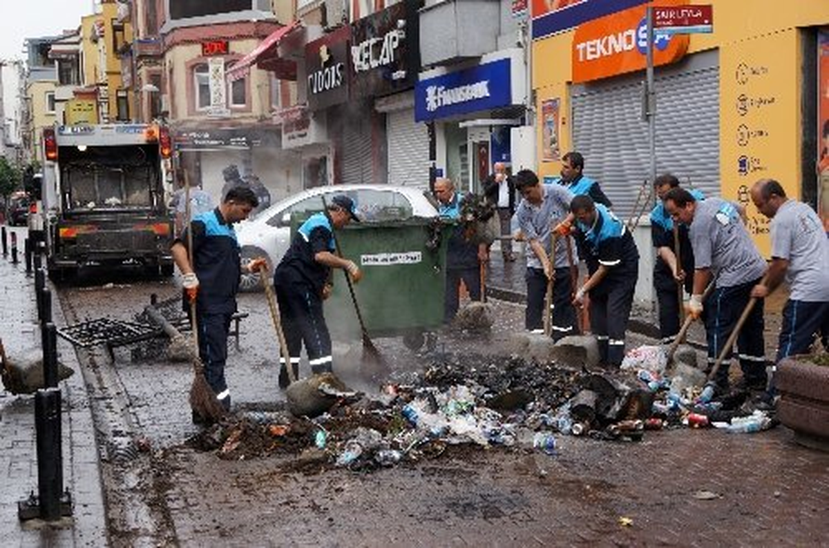 Beşiktaş\'ta "Gezi" Temizliği Seferberliği