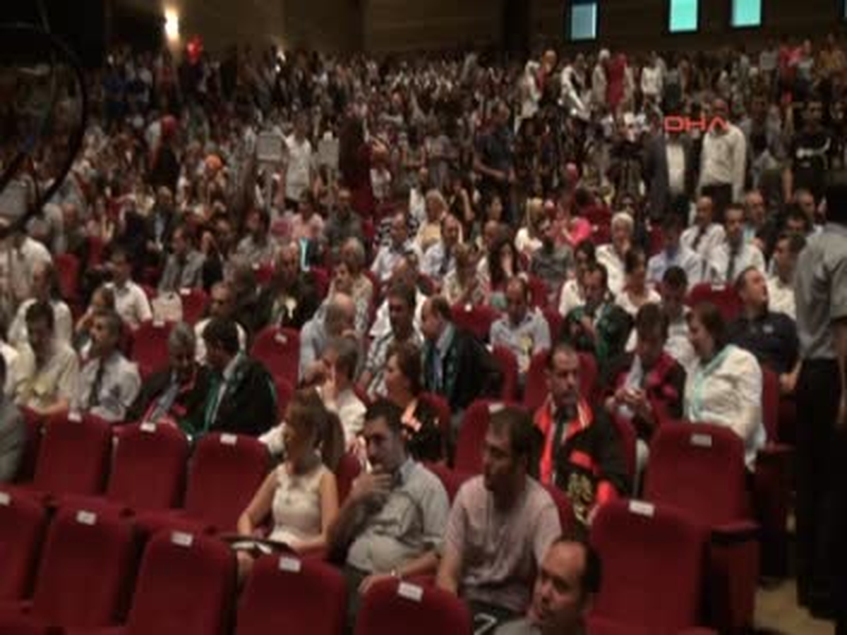 Dicle Üniversitesi\'nde Mezuniyet Sevinci