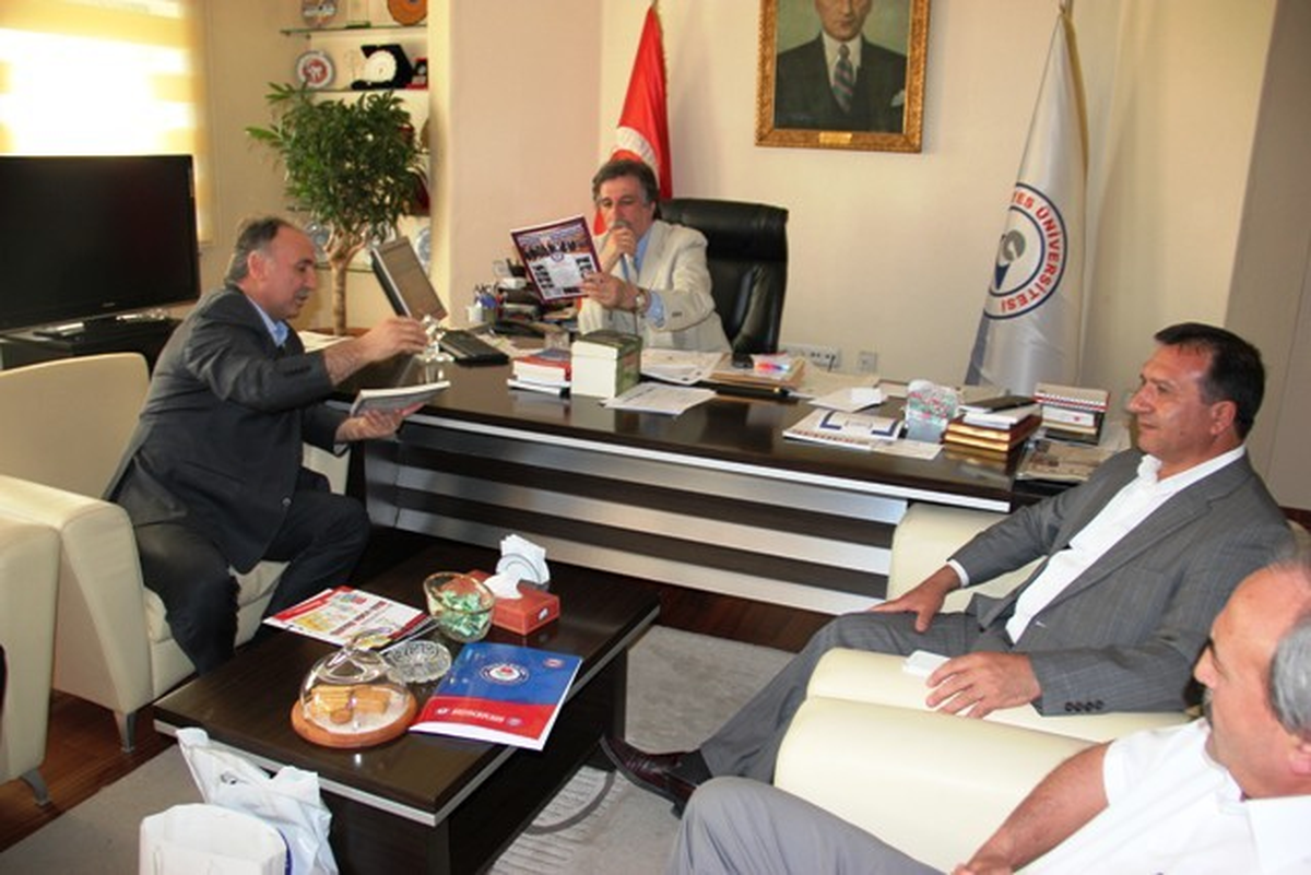 Eğitim-Bir-Sen Genel Başkanı Özer\'den Vali Yardımcısı ve Rektöre Ziyaret
