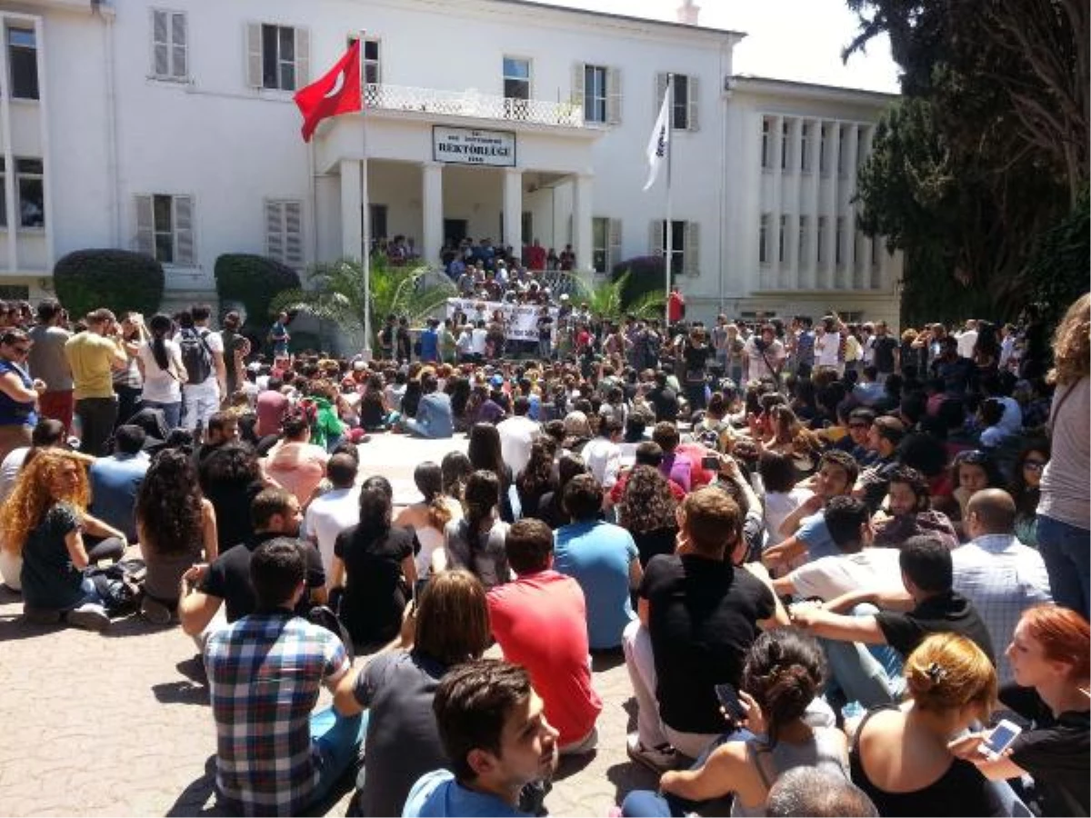 Gösterilere Destek Veren Üniversiteliler Sınavların Ertelenmesini İstedi