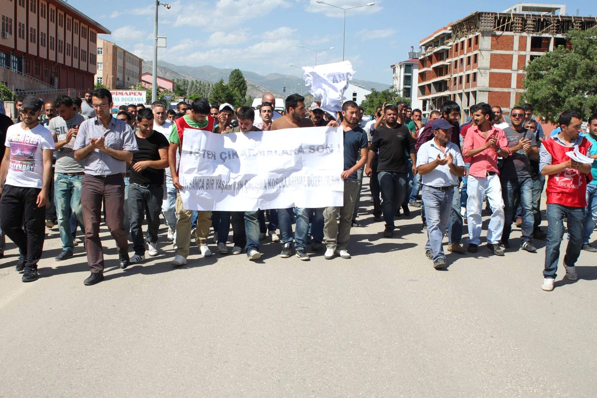 İş Akitleri Feshedilen İşçiler Eylem Yaptı