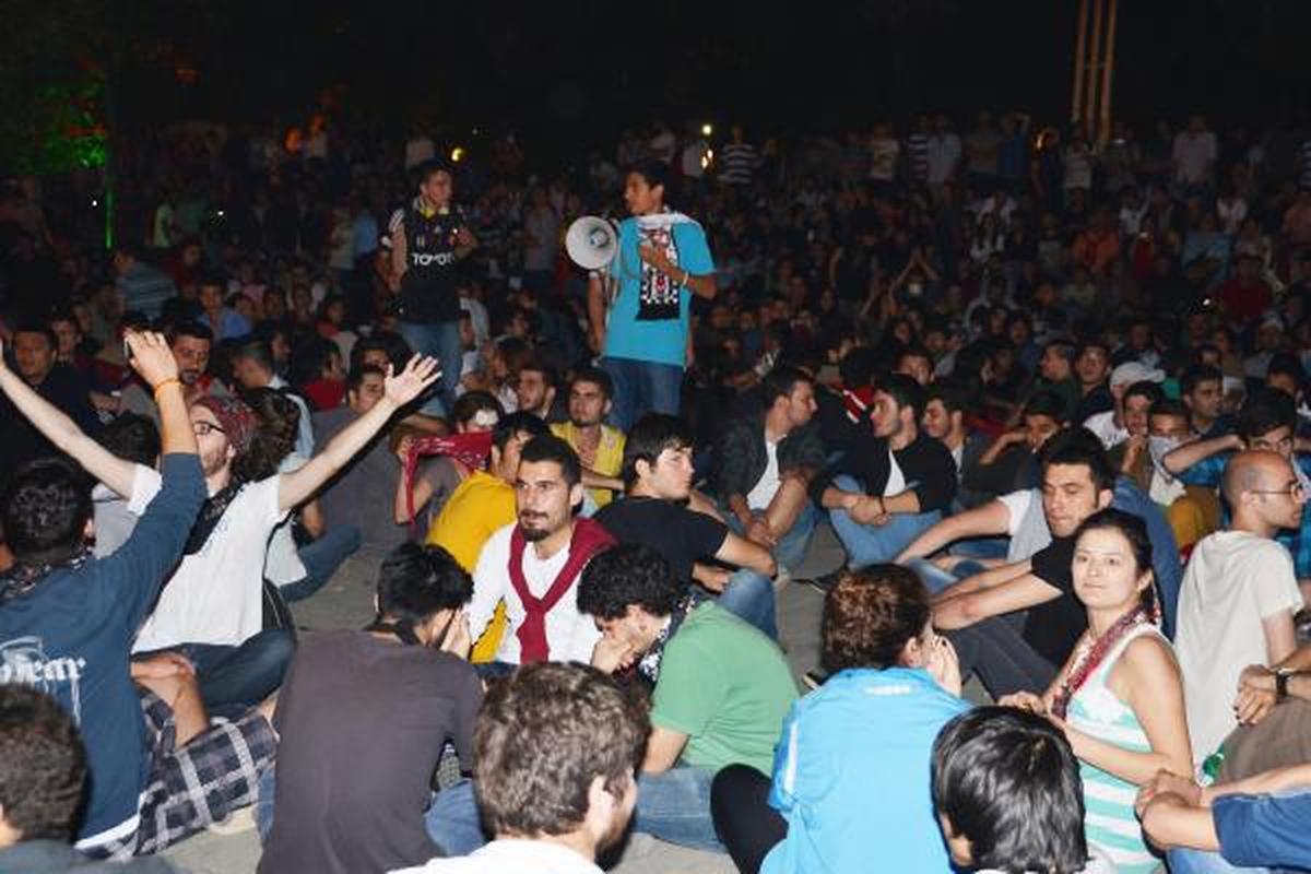 İzmit\'te 10 Bin Kişilik Gezi Parkı Protestosu