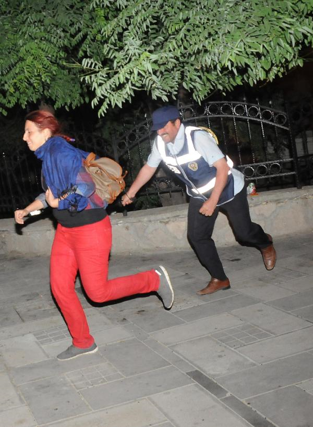 Konya\'da Gezi Parkı Protestosuna Polis Müdahalesi
