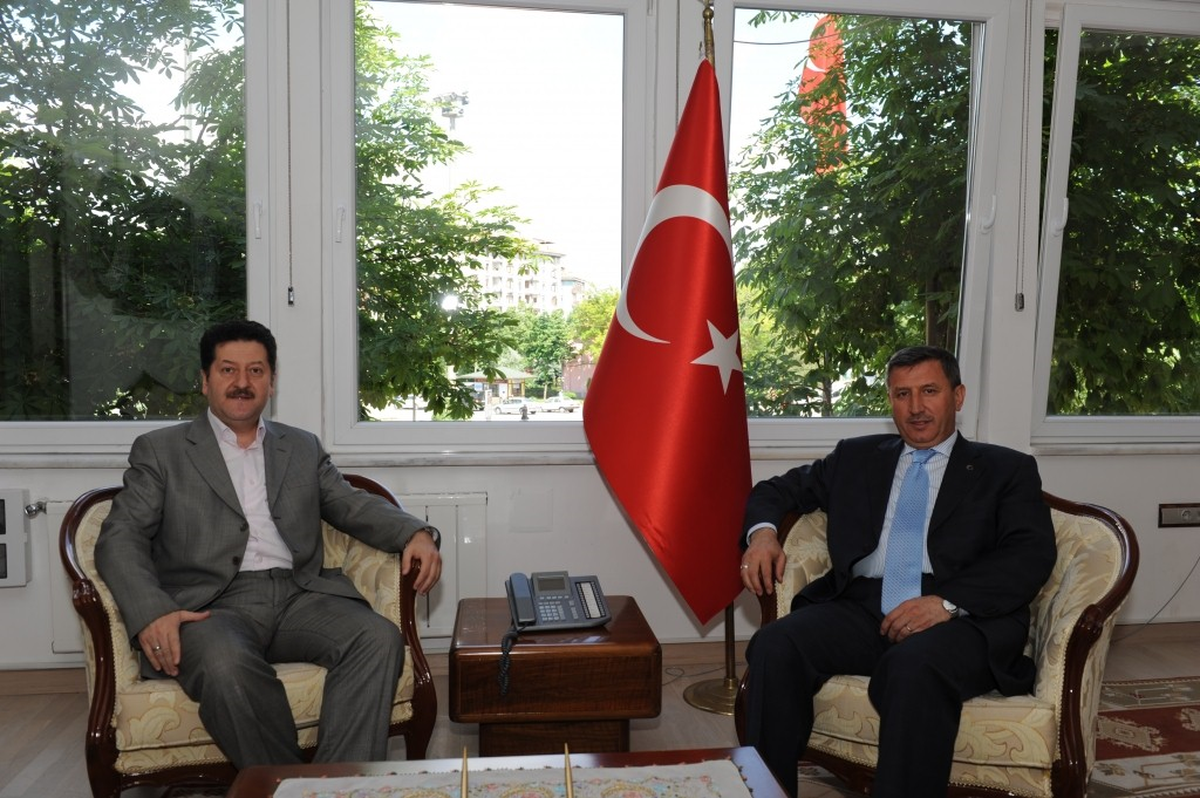 Milletvekili Kinay, Vali Yılmaz\'ı Ziyaret Etti