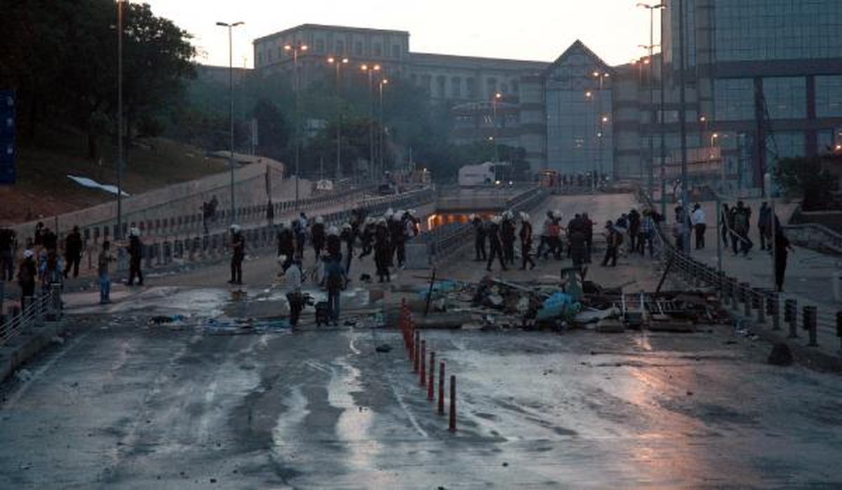 Polis Yine Gazlı Müdahalede Bulundu