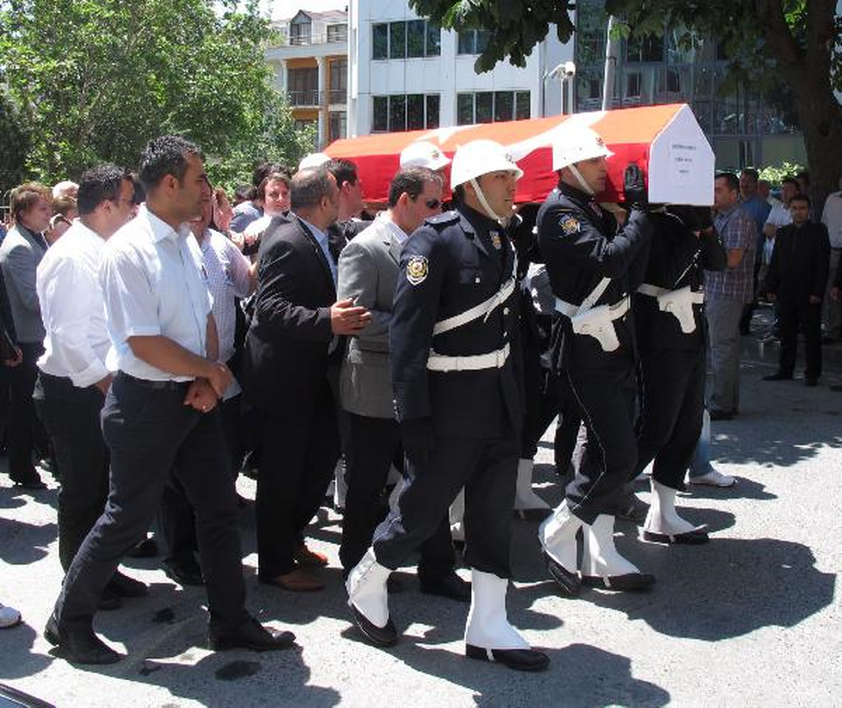 Şehit Polis İçin Tören Düzenlendi