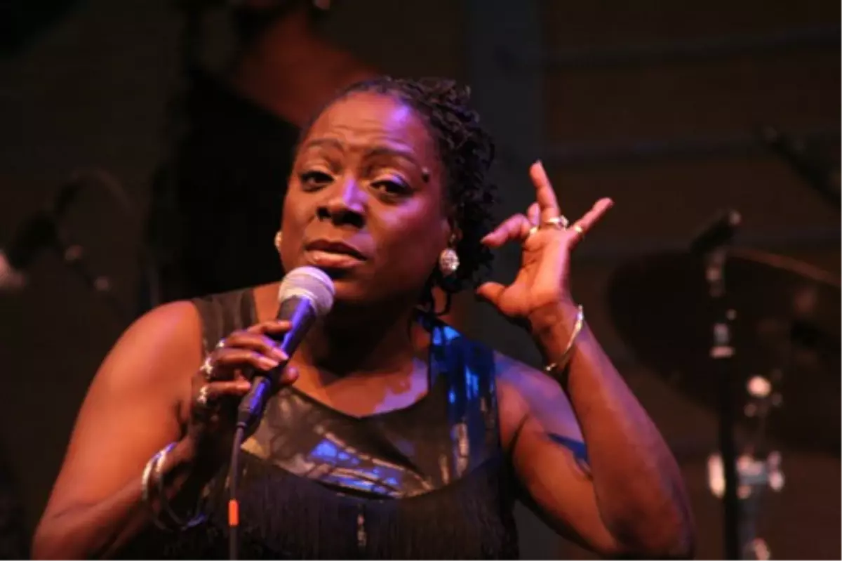 Sharon Jones Kansere Yakalandı