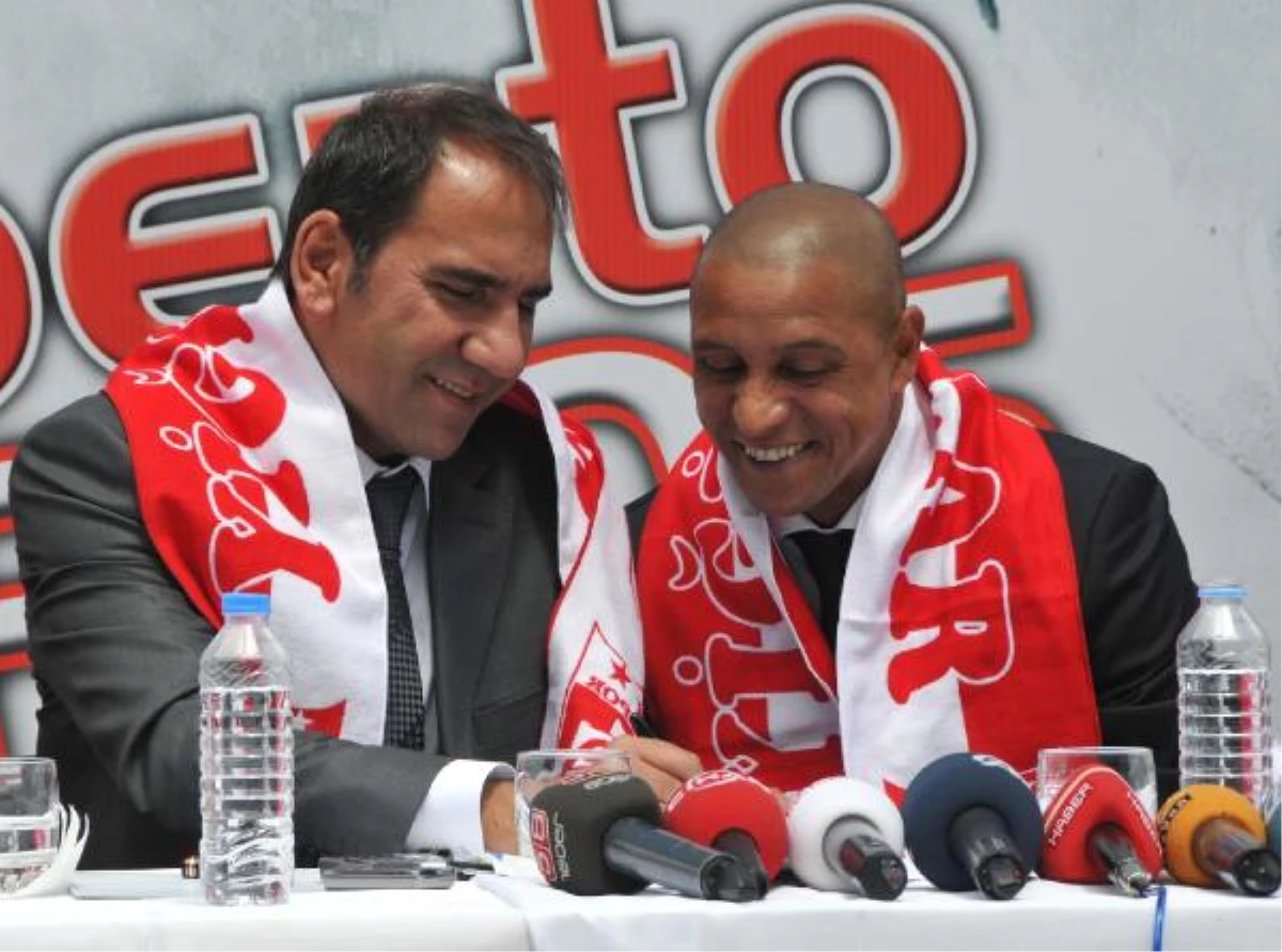 Sivasspor Roberto Carlos ile Sözleşme İmzaladı