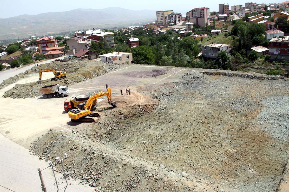 Suşehri'nde Modern Sebze Pazarı