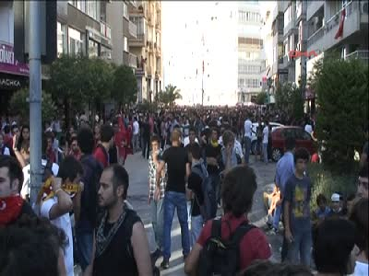 Toplanmalar Başladı "İzmir\'de Gösterilerin Bilançosu Artıyor" Haberine Ek