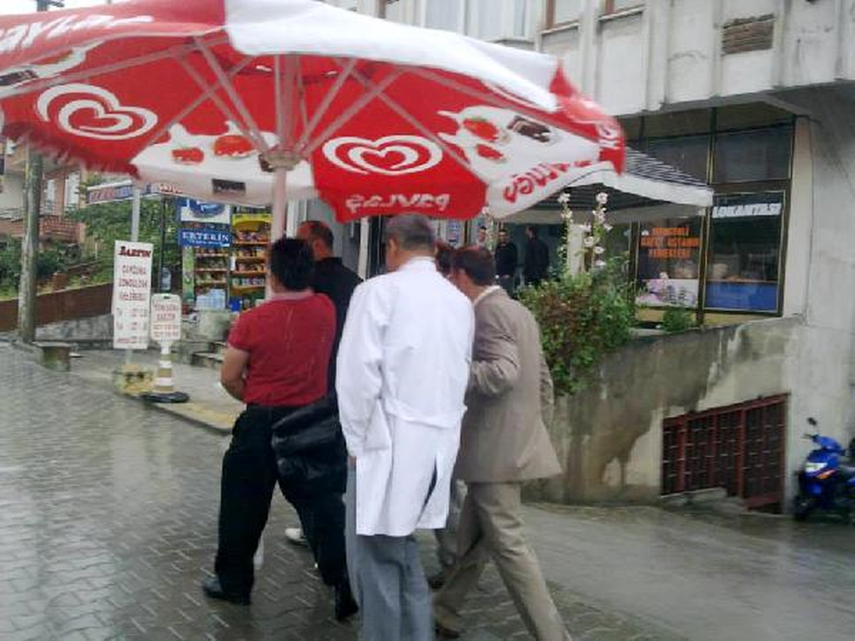 İşyerleri Şemsiyeleriyle Yağmur Önlemi