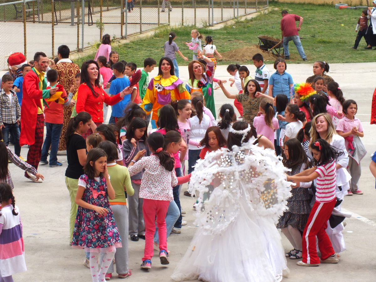 Aibü\'den Minik Öğrencilere Destek