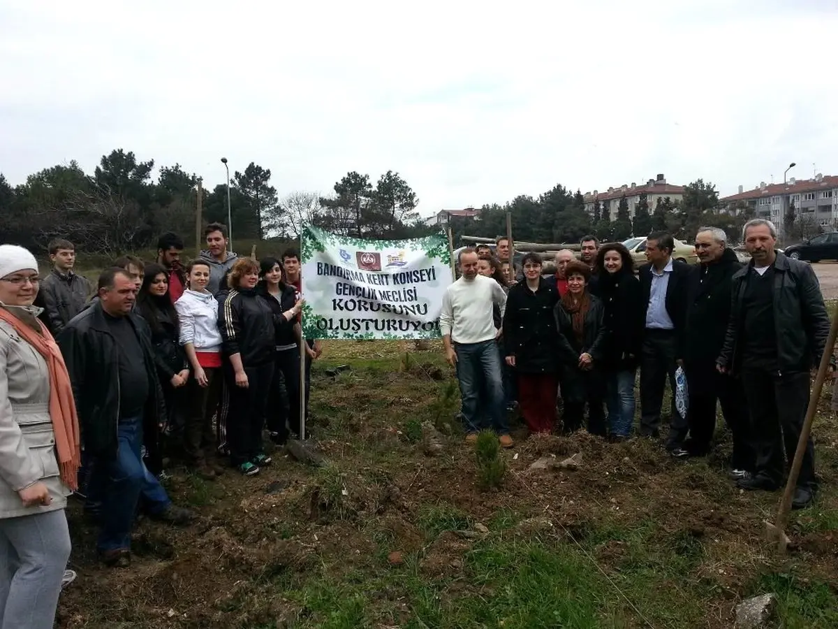 Bandırma Kent Konseyi Yaklaşık 10 Bin Fidanı Toprakla Buluşturdu