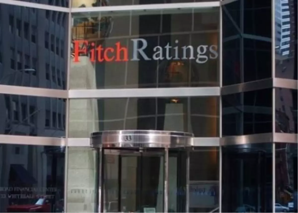 Fitch, Güney Kıbrıs\'ın Notunu Düşürdü