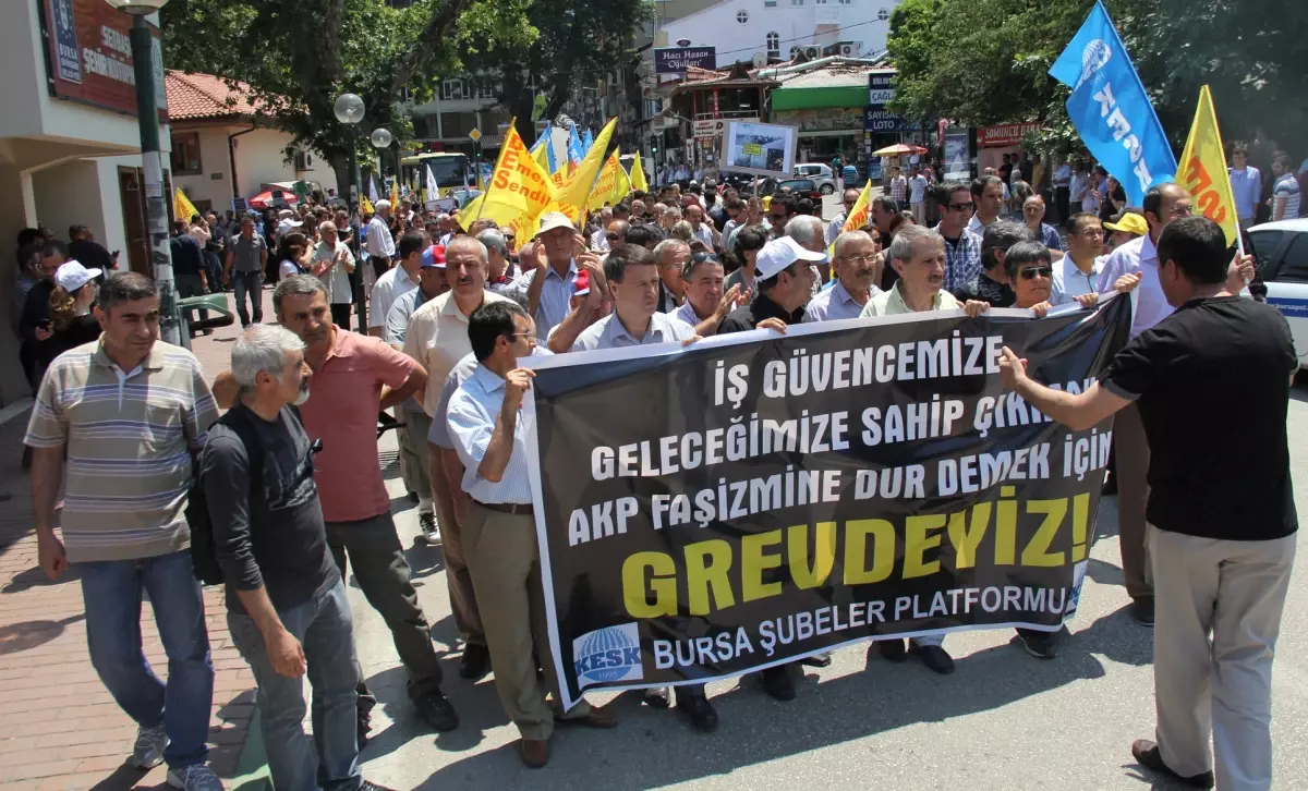 Gezi Parkı İçin Halaylı Eylem