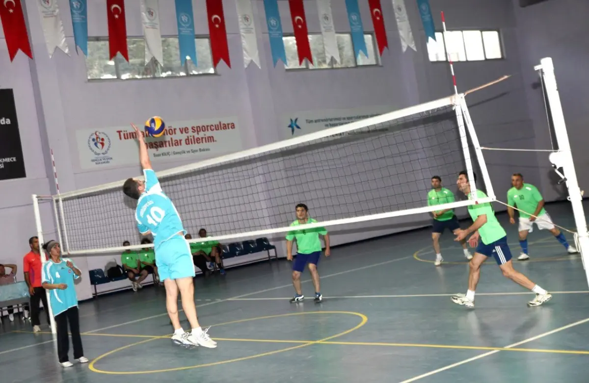 Küçükçekmeceli Eğitimcilerden Kıyasıya Mücadele