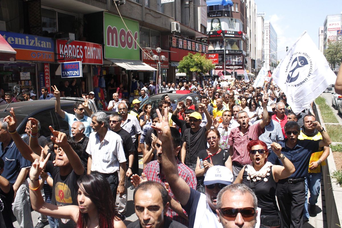 Mersin\'de Gezi Parkı Yürüyüşü Yapıldı