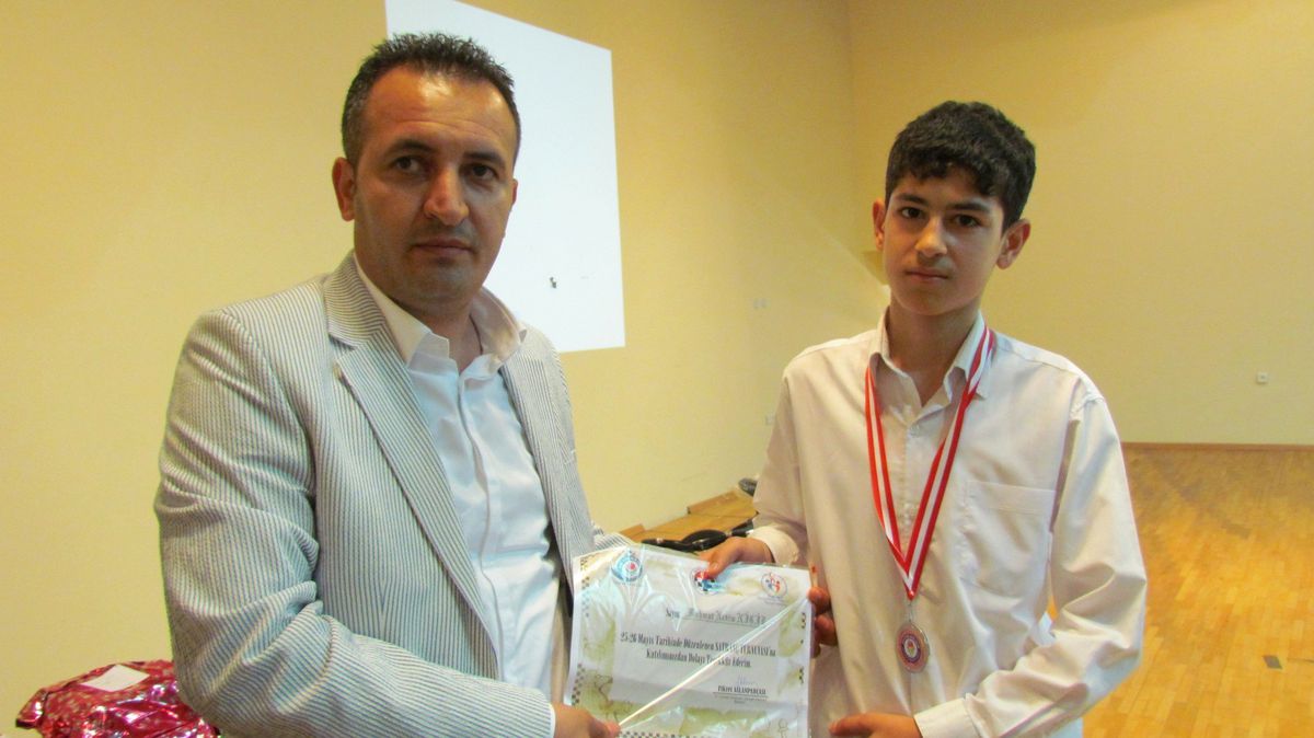 Satranç\'ta Dereceye Giren Öğrenciler Ödüllerini Aldı
