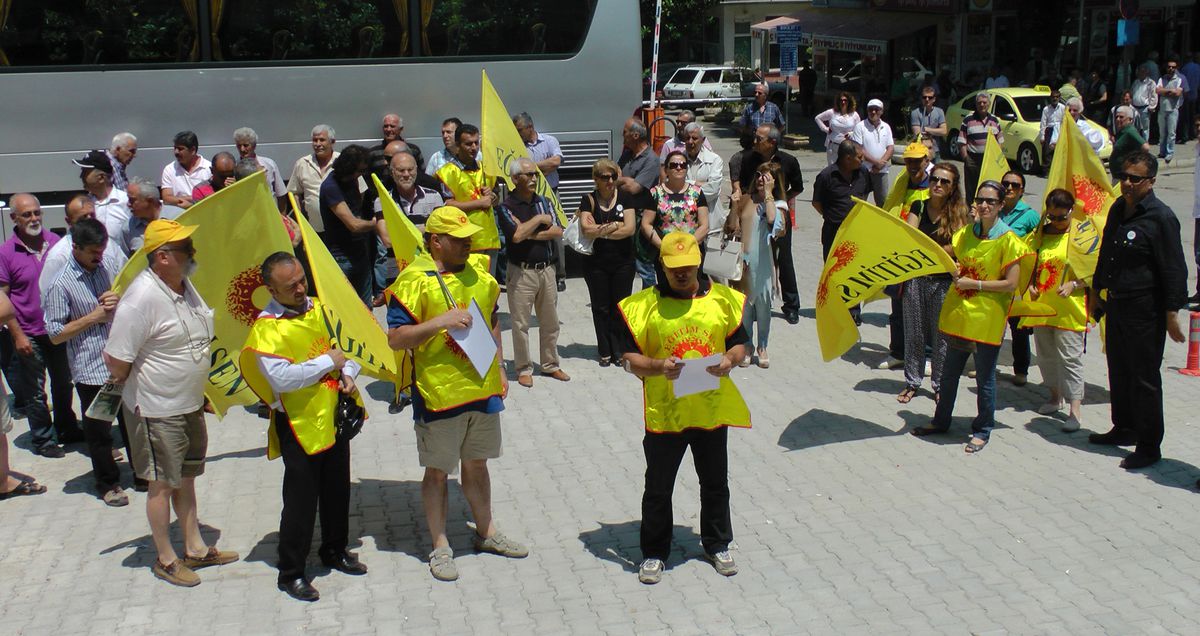 Akçakoca\'da Kamu Emekçileri Alana İndi