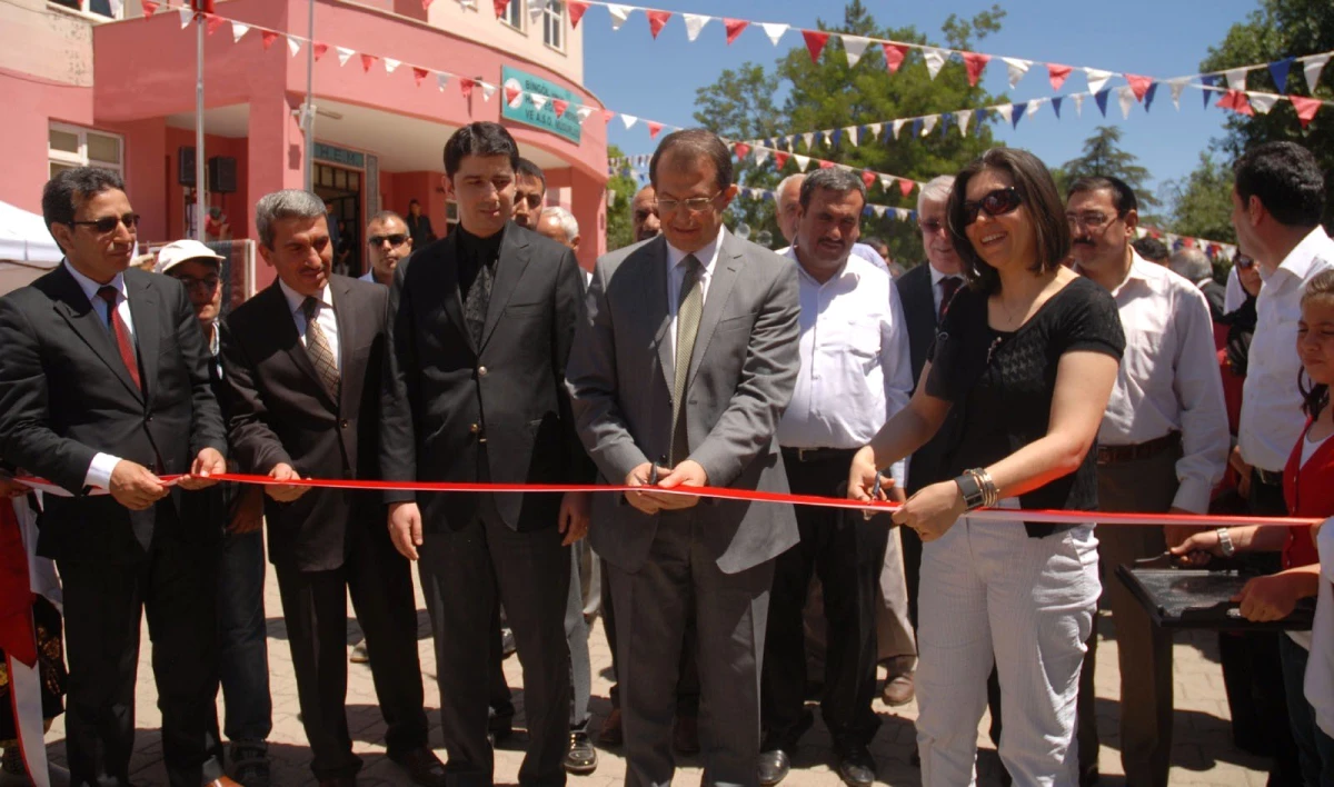 Bingöl\'de Halk Eğitim Merkezi Fuarı Açıldı