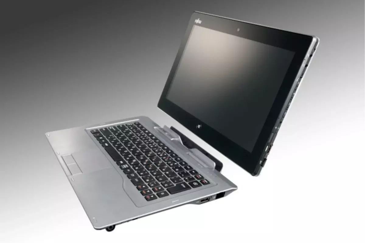 Fujitsu\'dan 3200x1800 Ekrana Sahip Yeni Windows 8 Ultrabook