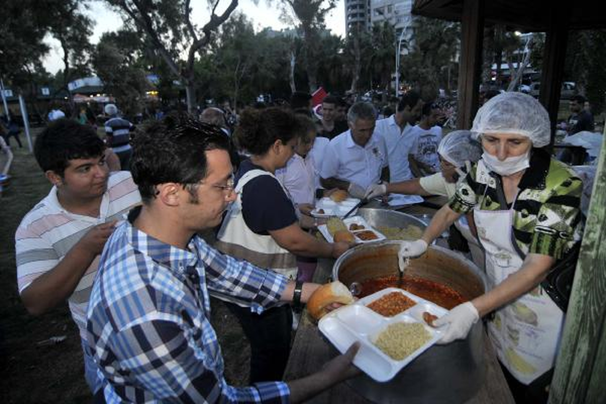 Gezi Parkına Kuru-Pılavlı Destek