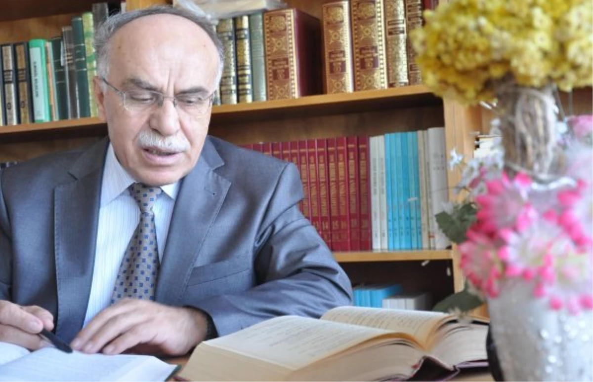 İlahiyatçı Yazar Osman Ünlü: "Miraç\'ı İyi Anlamak Gerek"
