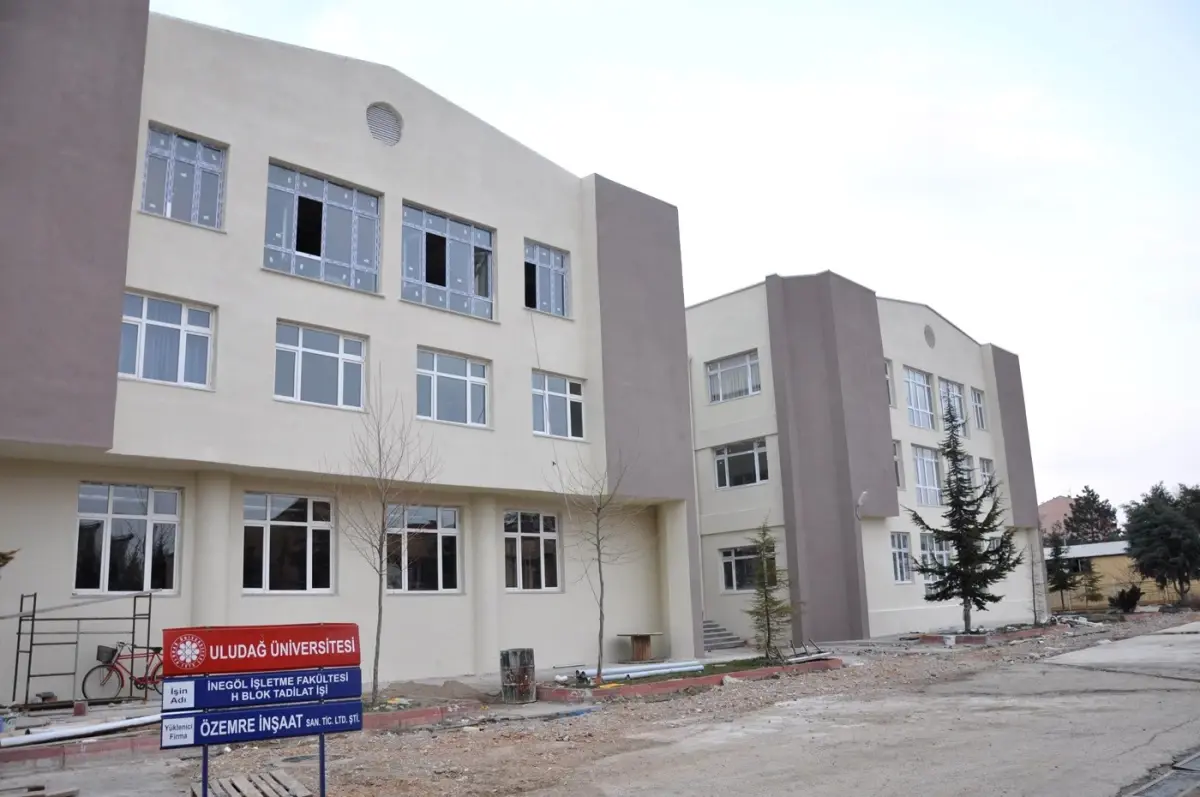 İnegöl İşletme Fakültesi\'nde Yeni Bölüm Heyecanı