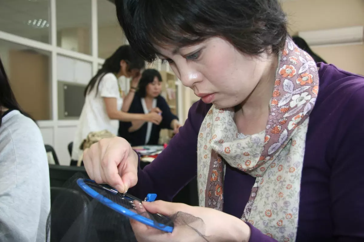 Japon Öğrencilerin Tel Kırma Merakı