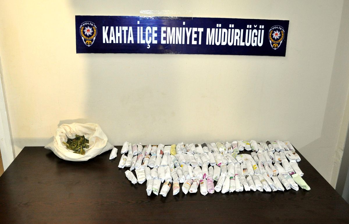 Kahta\'da Satışa Hazır 910 Gram Esrar Ele Geçirildi