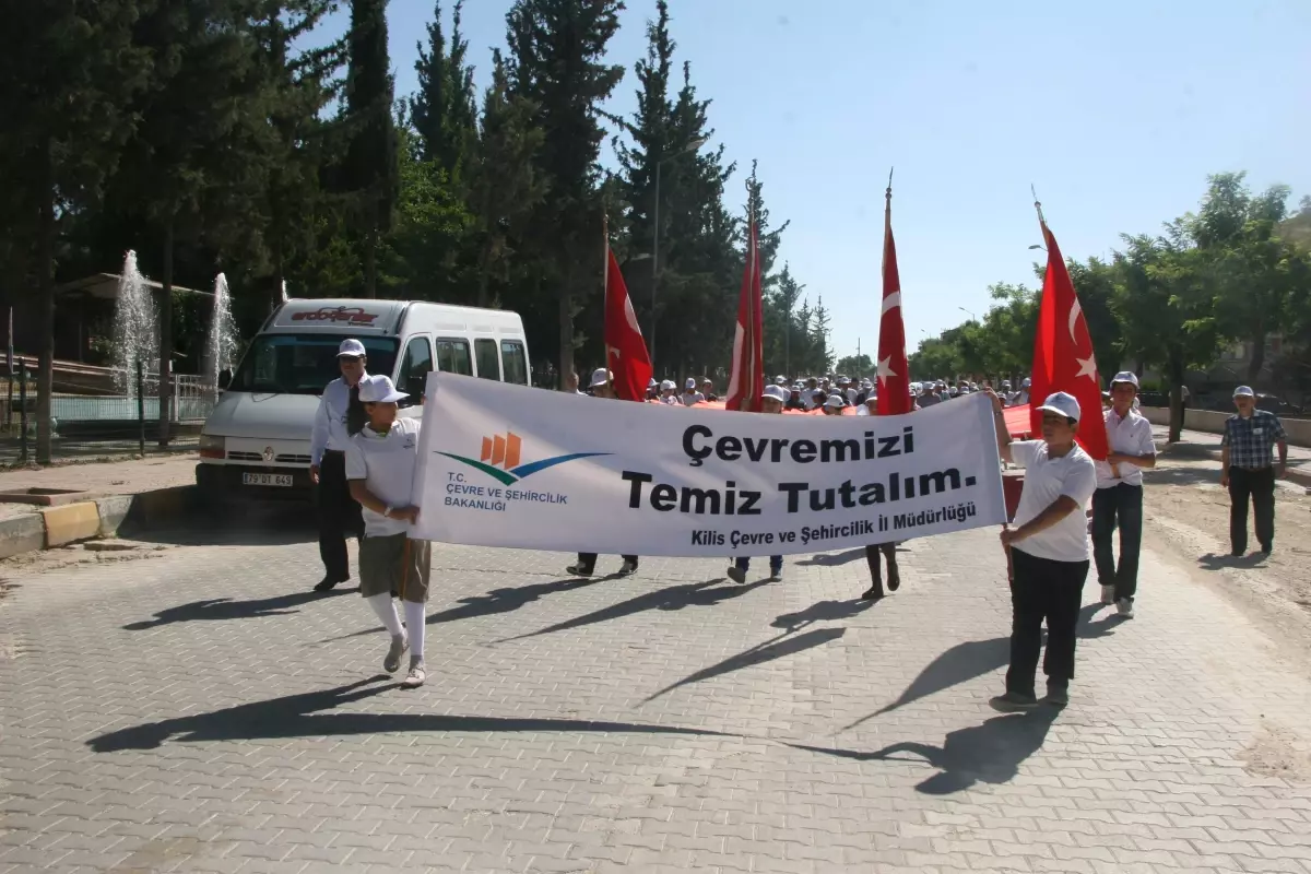 Kilis\'te Öğrencilerden Çevre Yürüyüşü