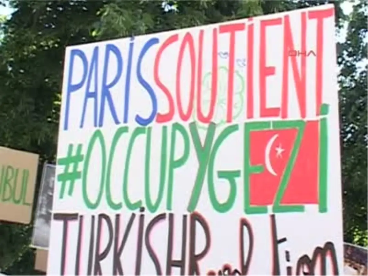 Paris\'ten Gezi Parkı Eylemine Destek