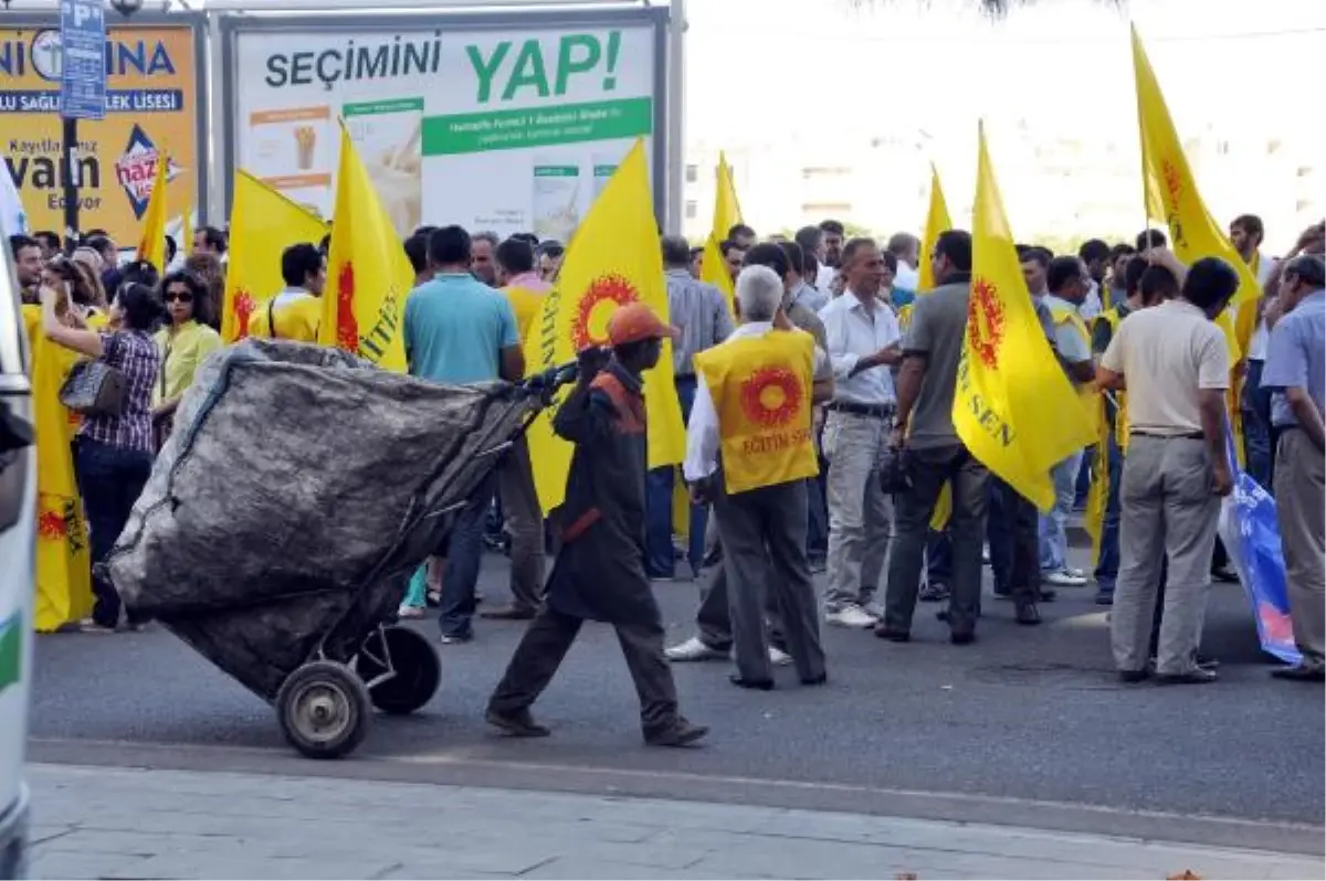 Şanlıurfa\'da KESK Üyeleri Eylem Yaptı