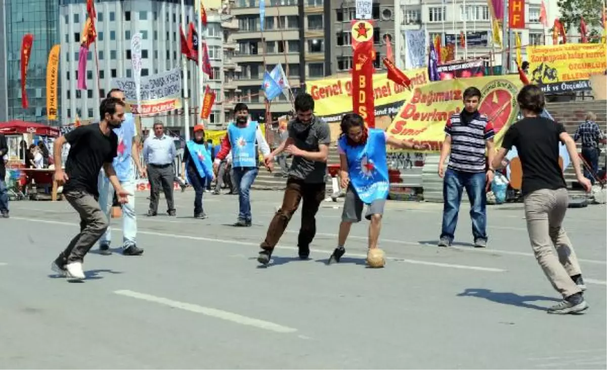 Taksim\'de Futbol Maçı