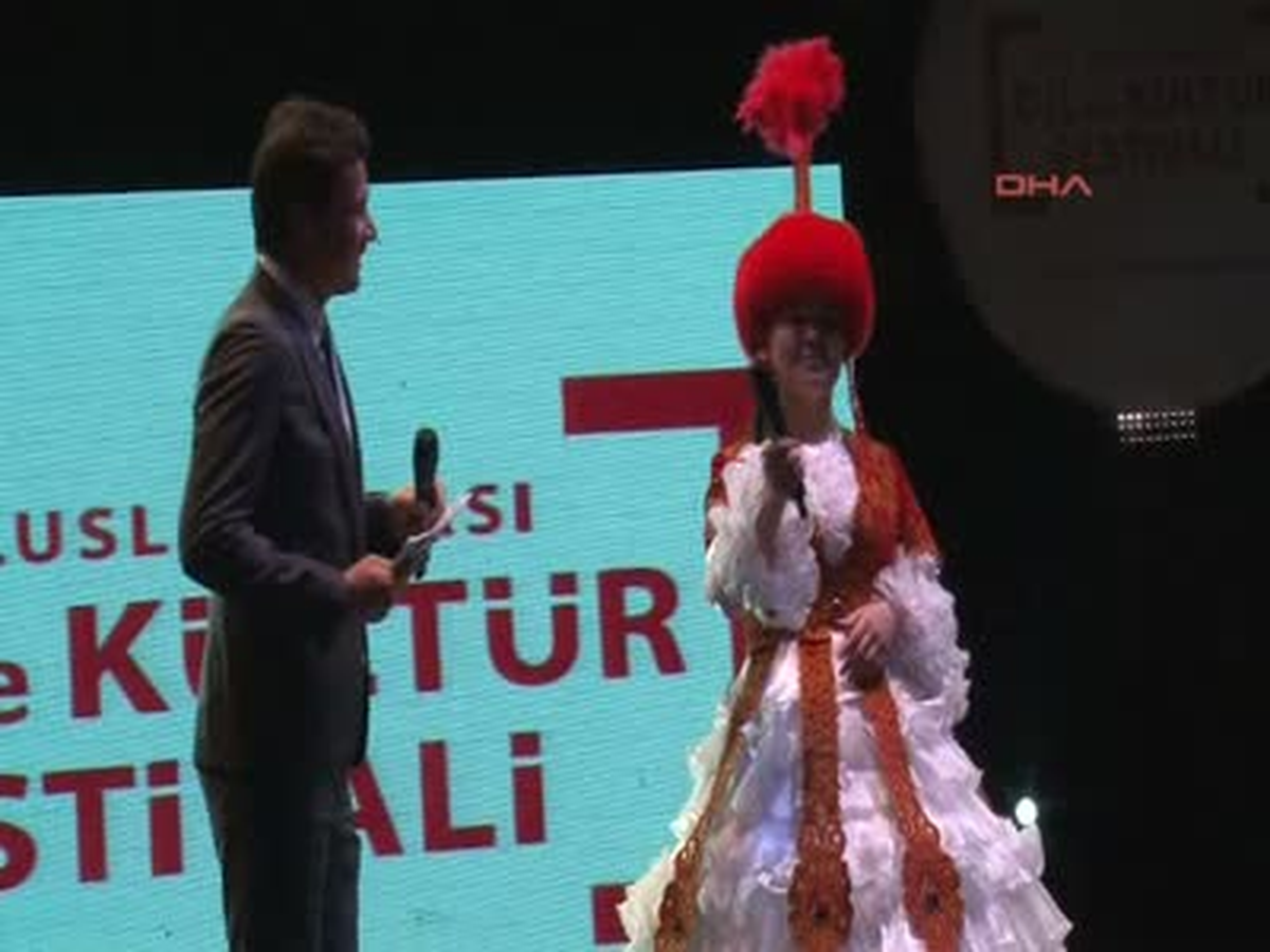 Müezzinoğlu Türkçe Olimpiyatlarını İzledi