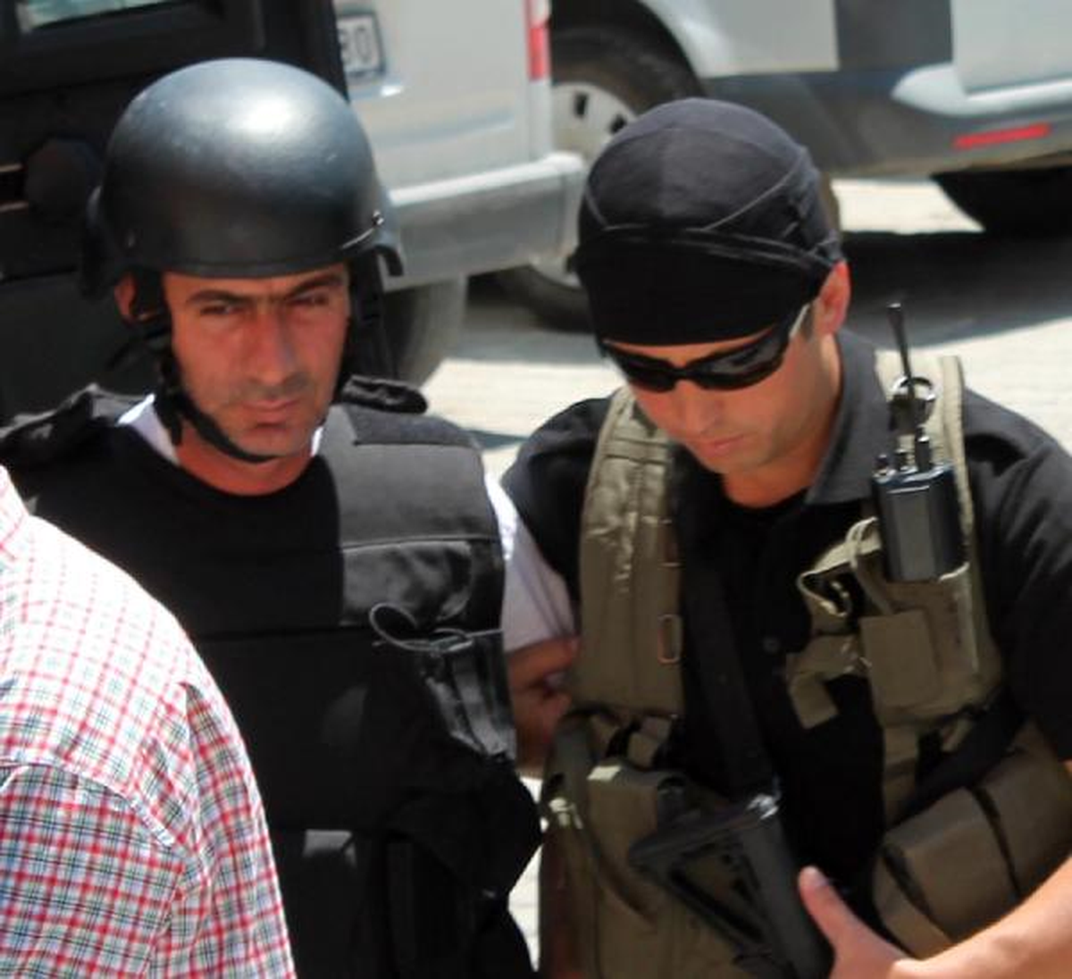 Şüpheli Adliyeye Çelik Yelek ve Kask ile Götürüldü