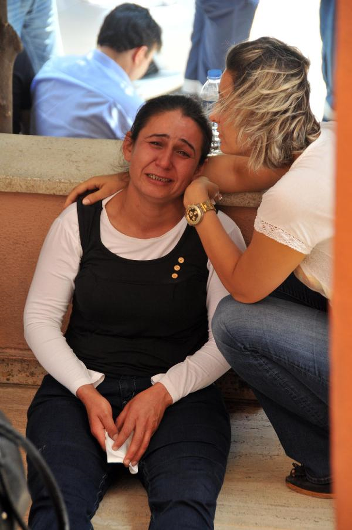Adana\'da Gösterilerde Bir Komiser Şehit Oldu
