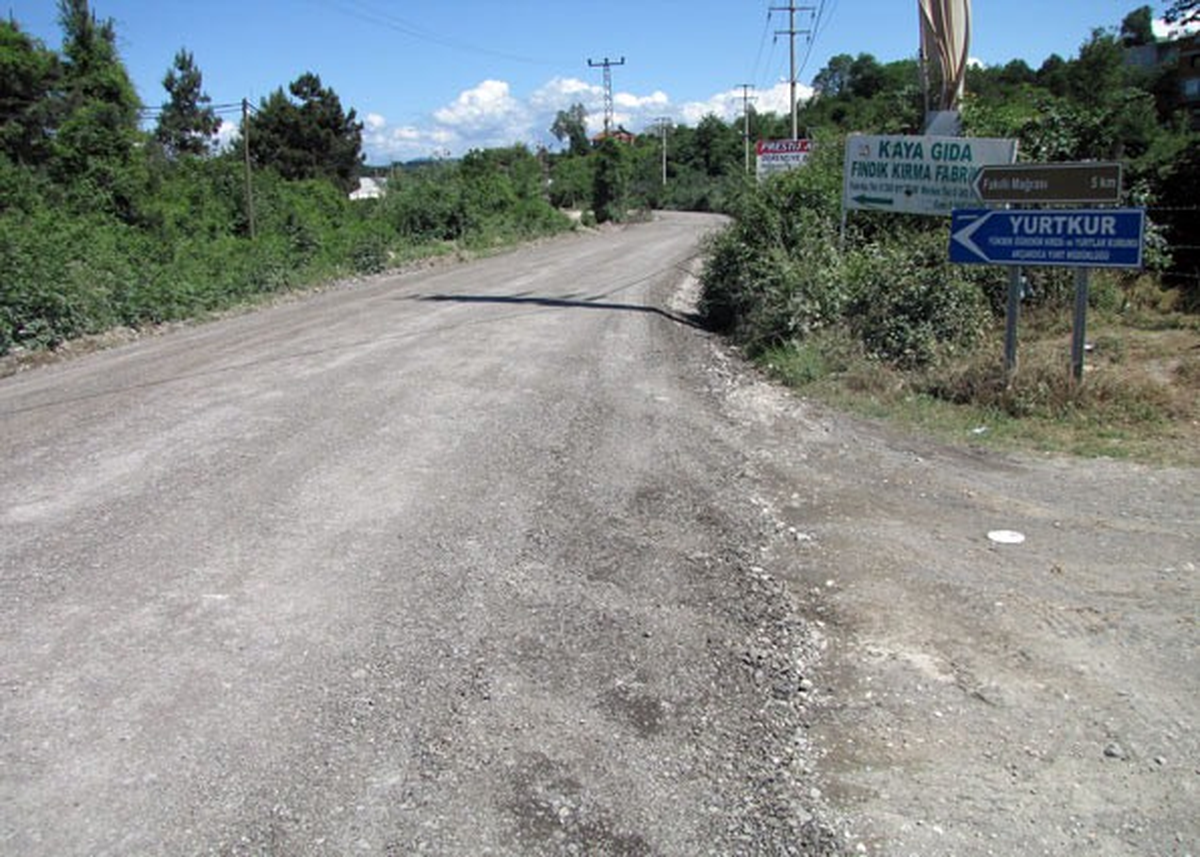 Akçakoca\'da Üniversite Yolu Onarıldı