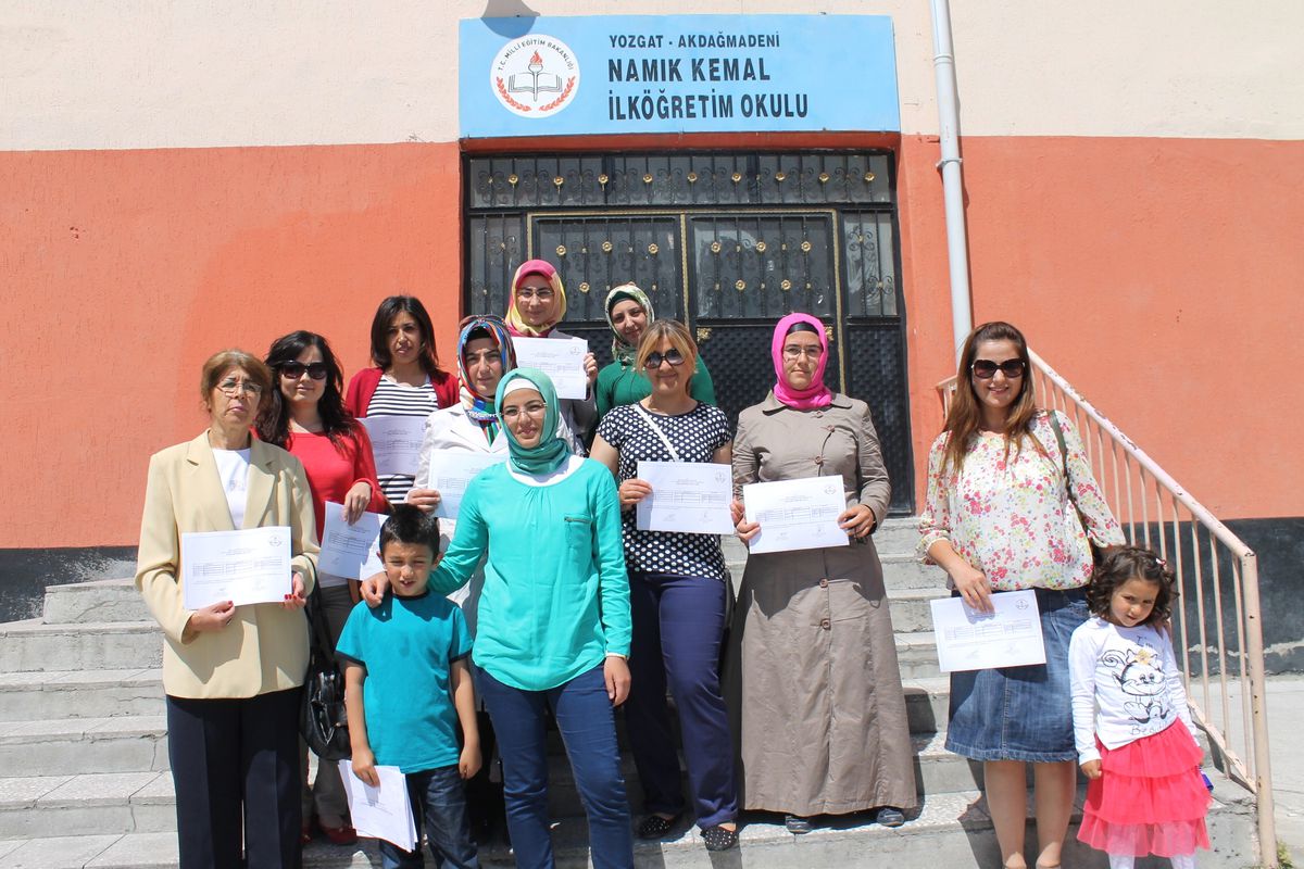 Akdağmadeni\'nde İşaret Dili Kursunu Tamamlayanlar Belgelerini Aldı