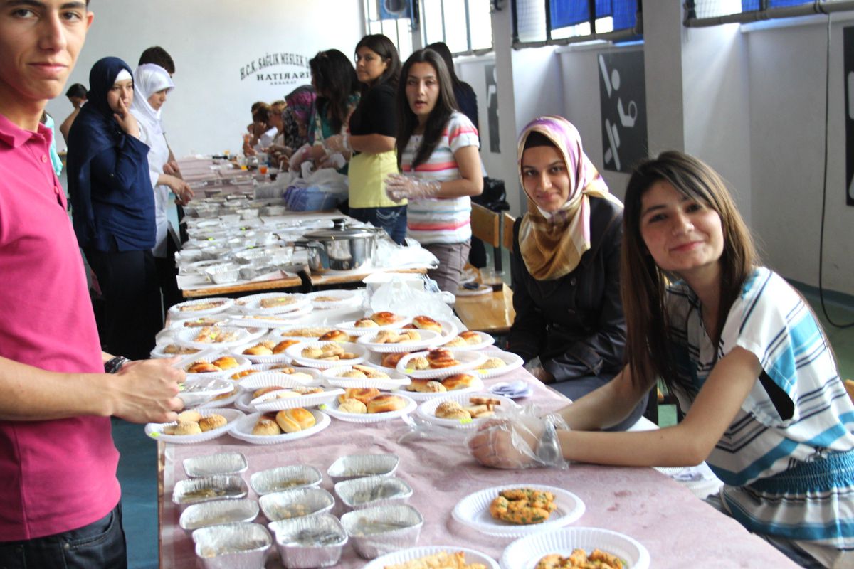 Aksaray\'dan Yardım Kermesi