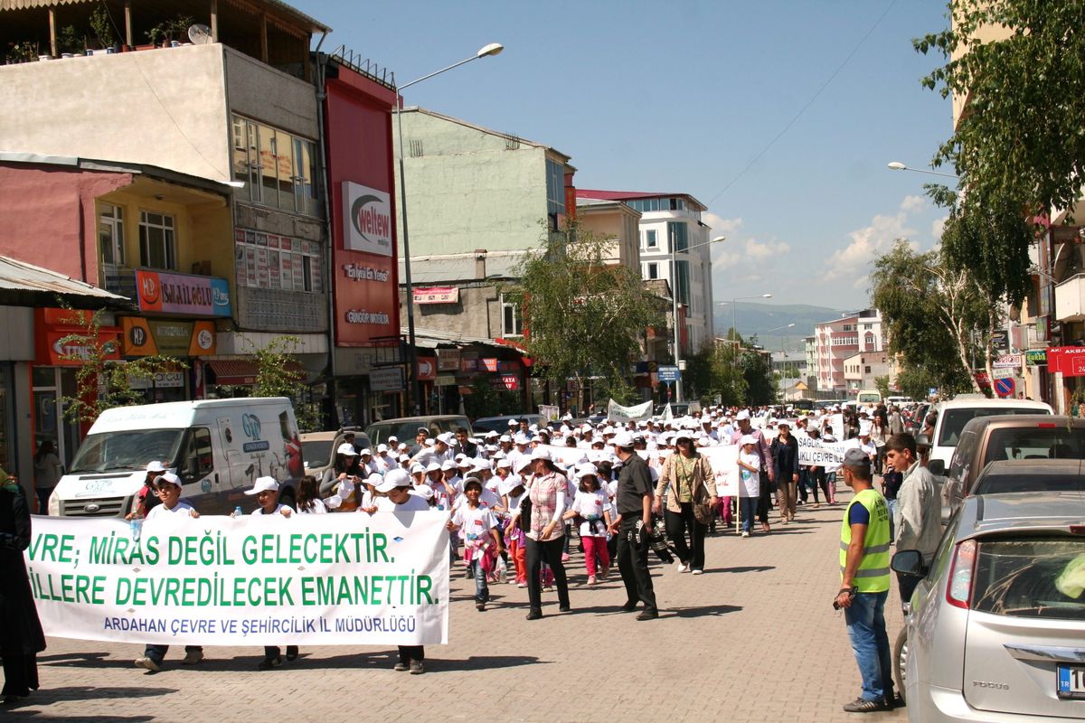 Ardahan\'da Dünya Çevre Günü Yürüyüşü