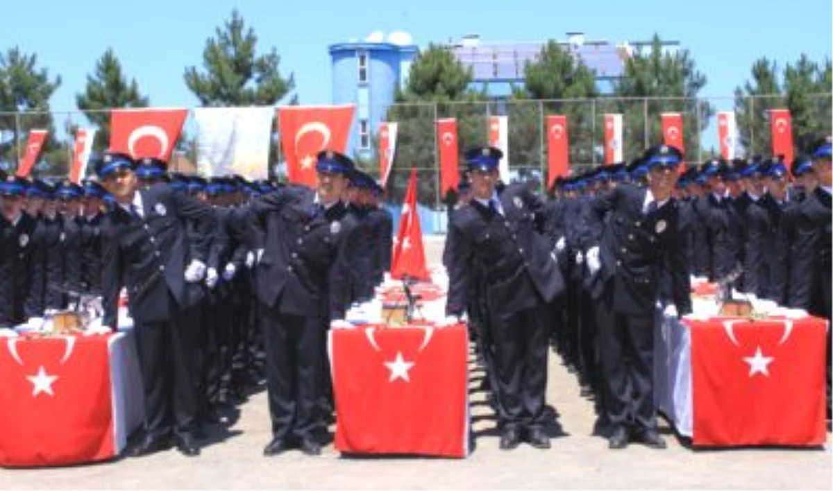 Aydın Polis Meslek Yüksek Okulu\'nda Mezuniyet Töreni