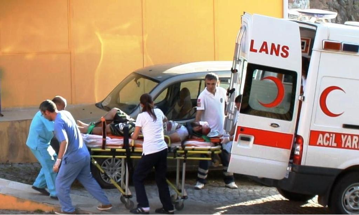 Ayvalık\'ta Trafik Kazası: 1 Yaralı