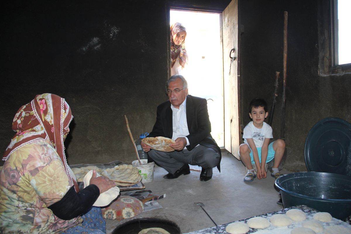 Başkan Ziyrek'ten Sarı Evler'e Tandır Sözü
