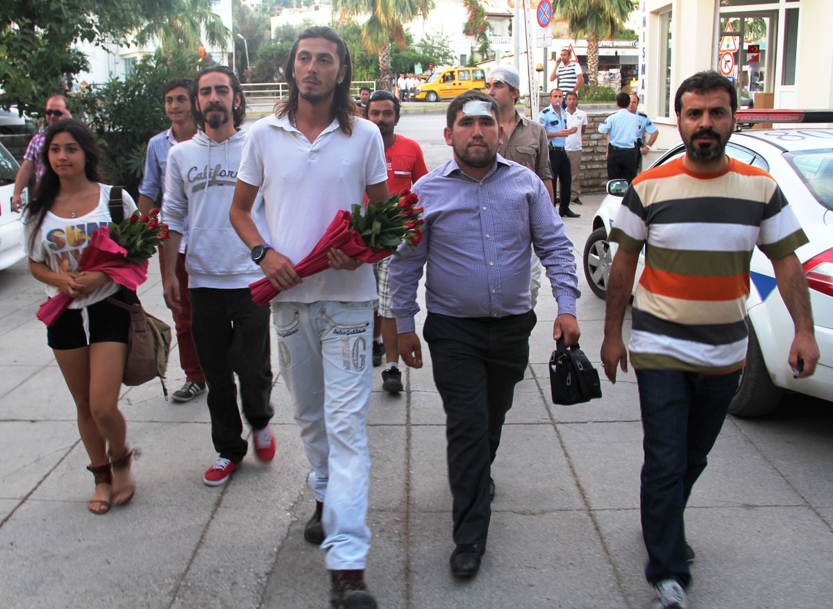 Bodrum\'da Gezi Parkı Eylemcileri Polisten Özür Diledi