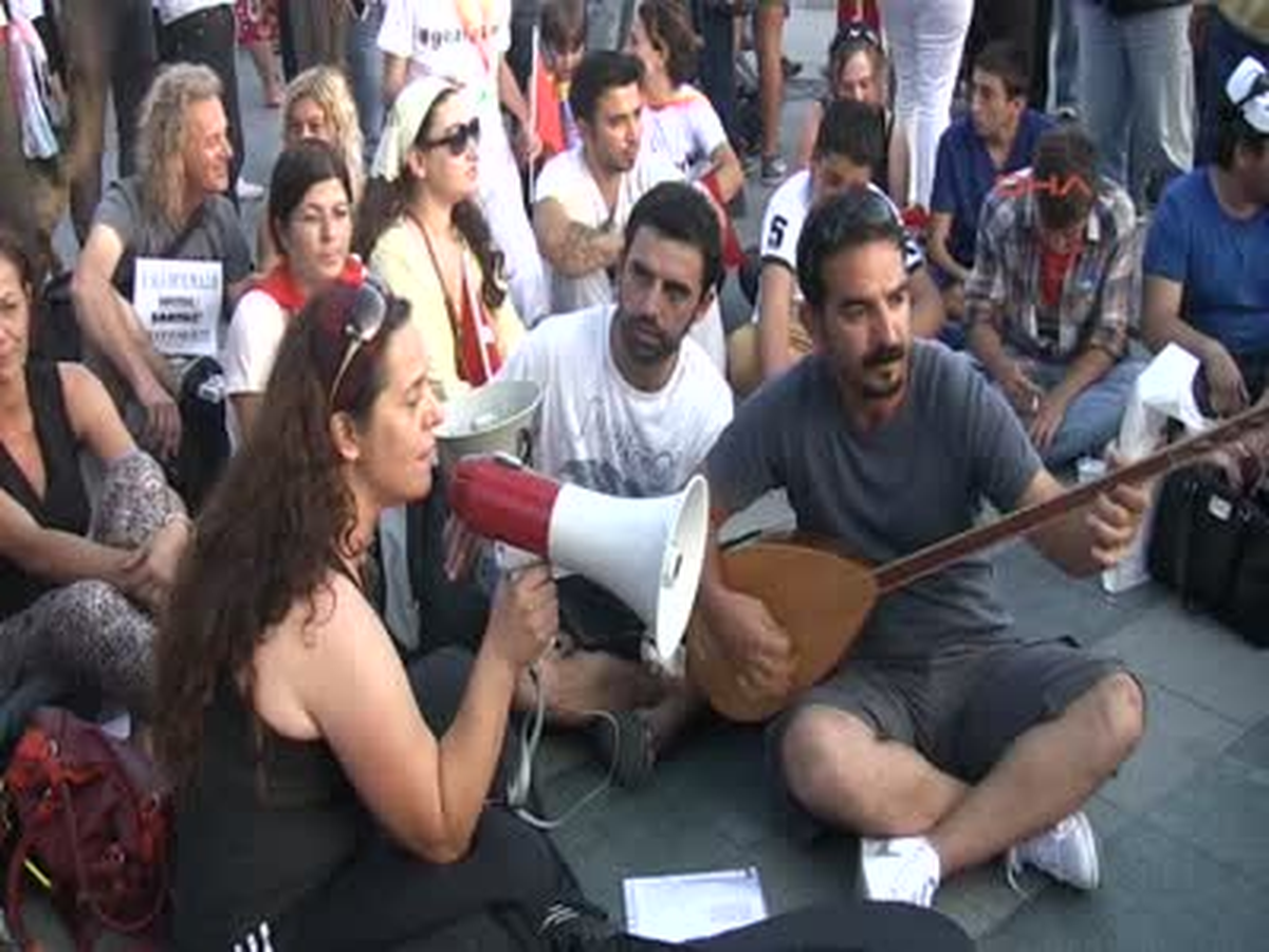 Bodrum Miraç Kandili\'ne Denk Gelen Eylemde Lokum Dağıtıldı Miraç Kandili\'ne Denk Gelen Eylemde...